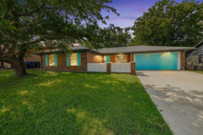 Newly Remodeled Modern House in quiet area